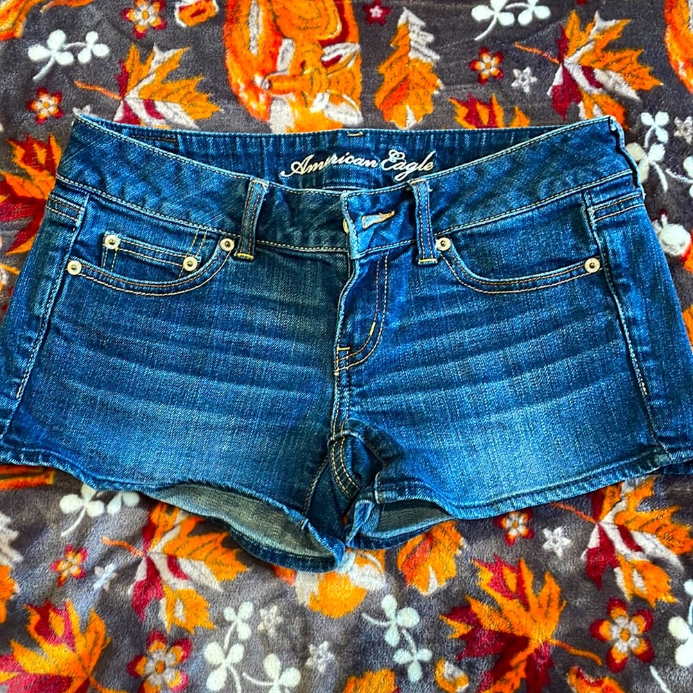 A/E short shorts.